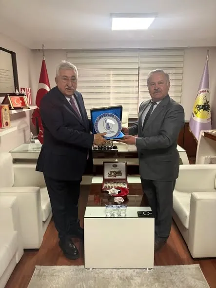 BESOB'a TESK GENEL BAŞKANIMIZ BENDEVİ PALANDÖKEN'den tebrik ziyareti;